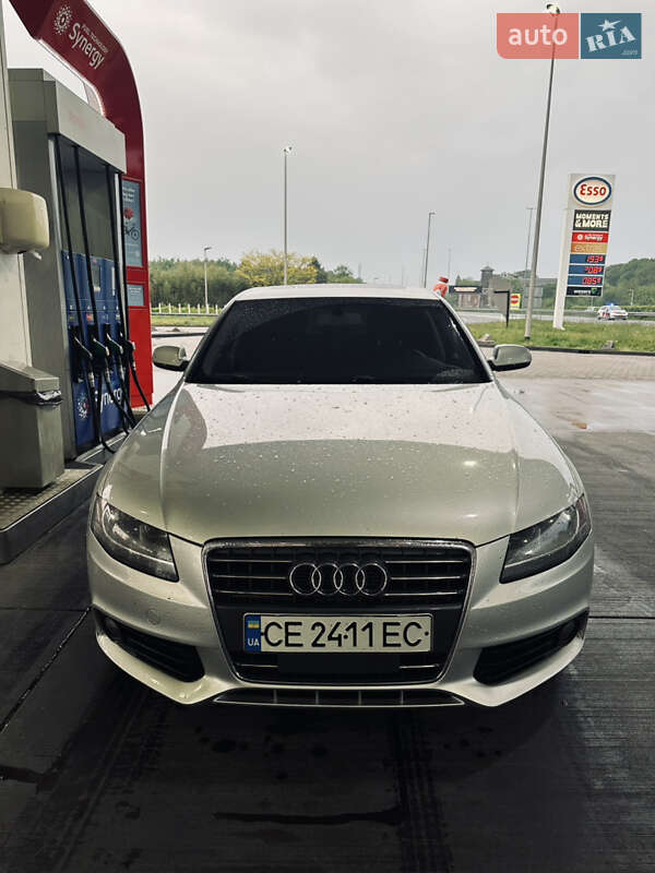 Седан Audi A4 2011 в Глыбокой