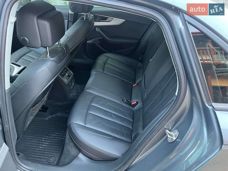 Седан Audi A4 2016 в Львове
