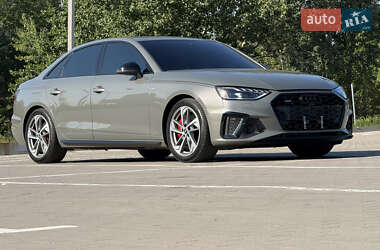 Седан Audi A4 2023 в 