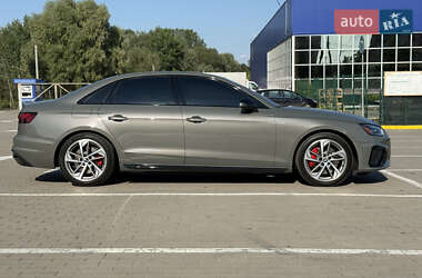 Седан Audi A4 2023 в 