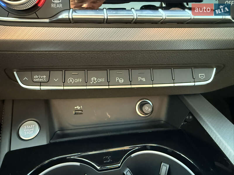 Седан Audi A4 2023 в Киеве