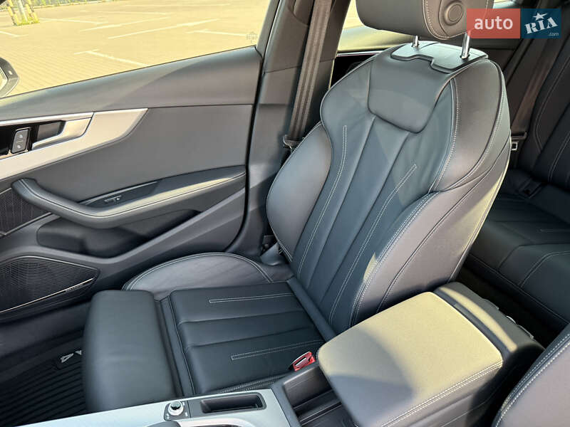 Седан Audi A4 2023 в Киеве