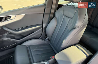 Седан Audi A4 2023 в 