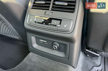 Седан Audi A4 2023 в 