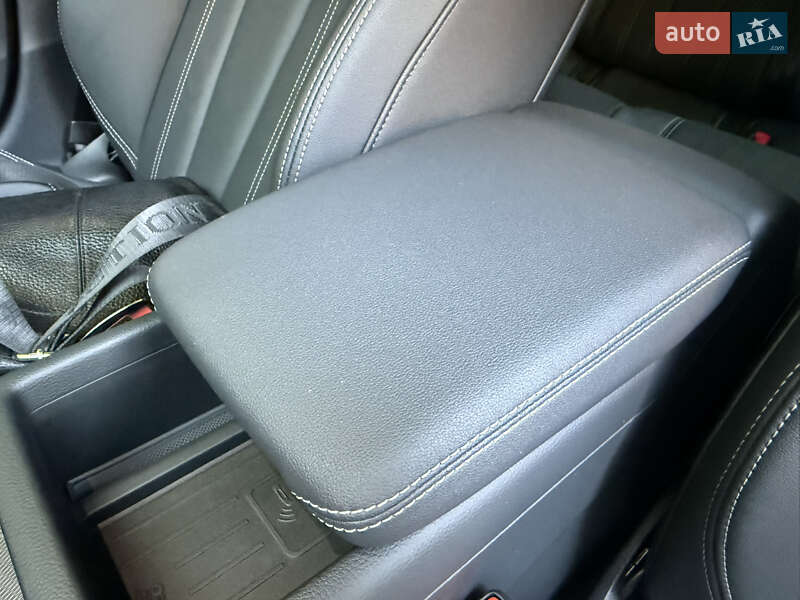 Седан Audi A4 2023 в Киеве