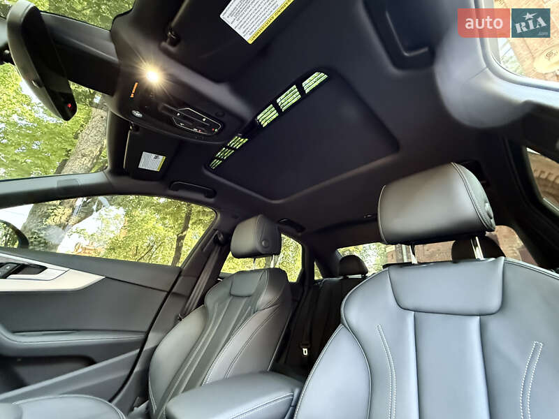 Седан Audi A4 2023 в Киеве