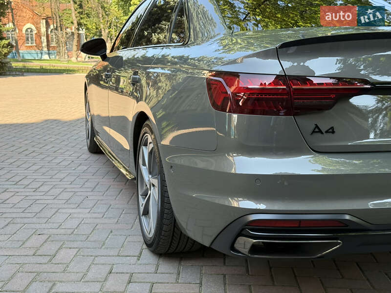 Седан Audi A4 2023 в Киеве