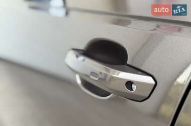 Седан Audi A4 2016 в 