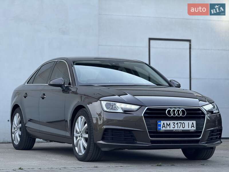Седан Audi A4 2016 в Сарнах