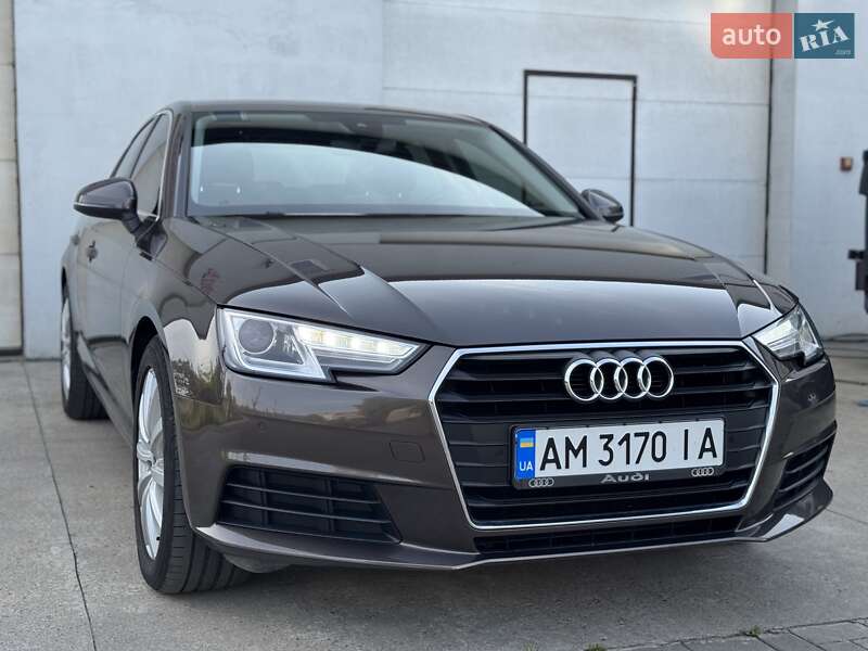 Седан Audi A4 2016 в Сарнах