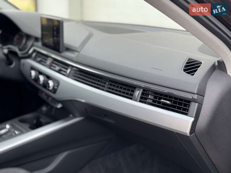 Седан Audi A4 2016 в Сарнах