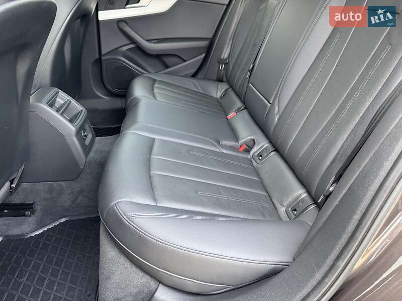 Седан Audi A4 2016 в Сарнах