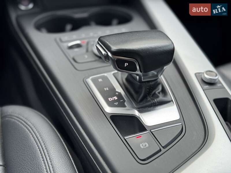 Седан Audi A4 2016 в Сарнах
