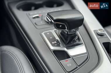 Седан Audi A4 2016 в 