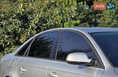 Седан Audi A4 2010 в 