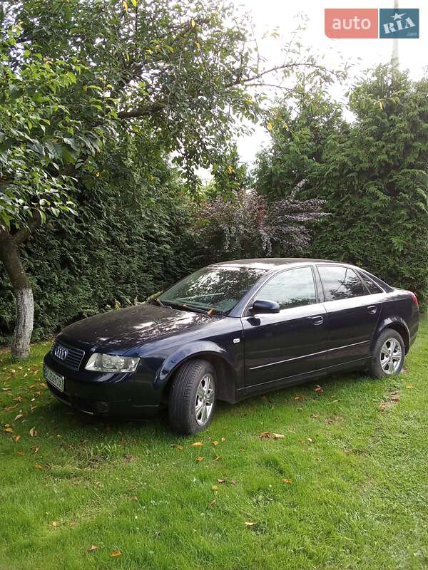 Седан Audi A4 2001 в Нововолынске