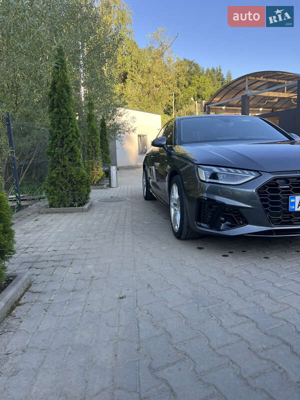 Седан Audi A4 2020 в Яремче