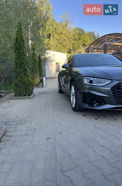 Седан Audi A4 2020 в 