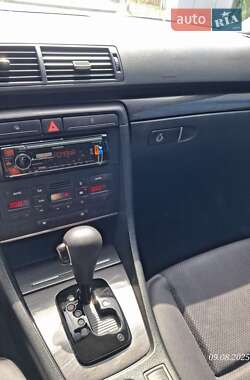Седан Audi A4 2002 в 