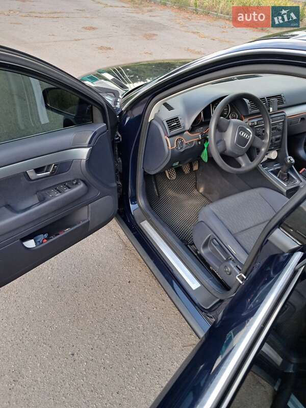 Универсал Audi A4 2005 в Семеновке