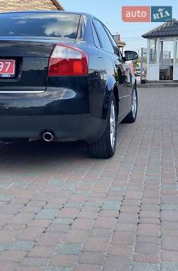 Седан Audi A4 2001 в 