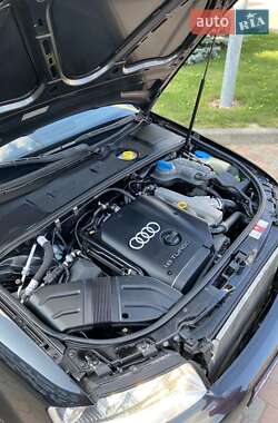 Седан Audi A4 2001 в 