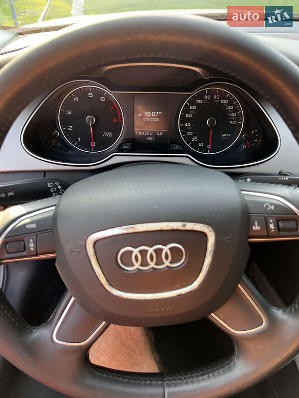 Седан Audi A4 2015 в Жовкве