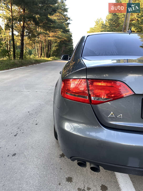Седан Audi A4 2011 в Славуте