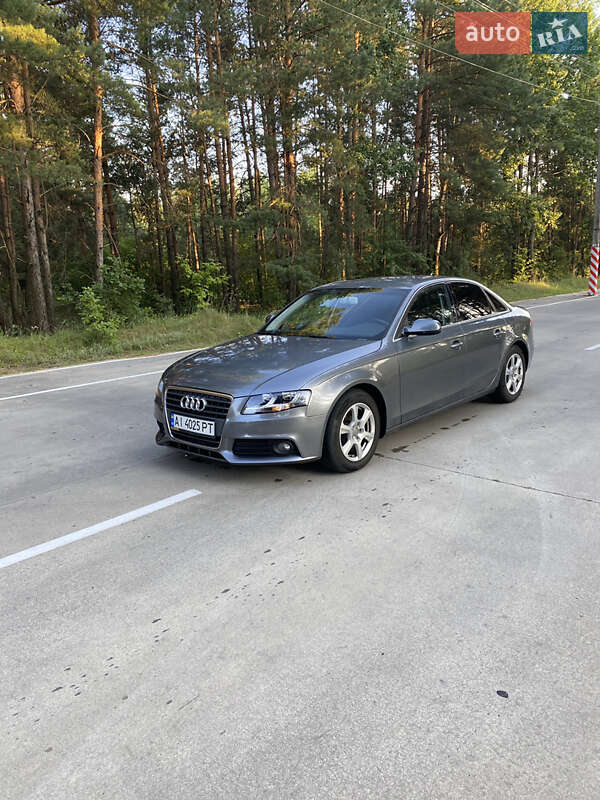 Седан Audi A4 2011 в Славуте