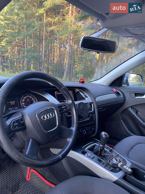 Седан Audi A4 2011 в Славуте