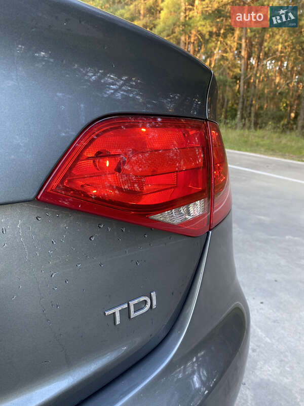 Седан Audi A4 2011 в Славуте
