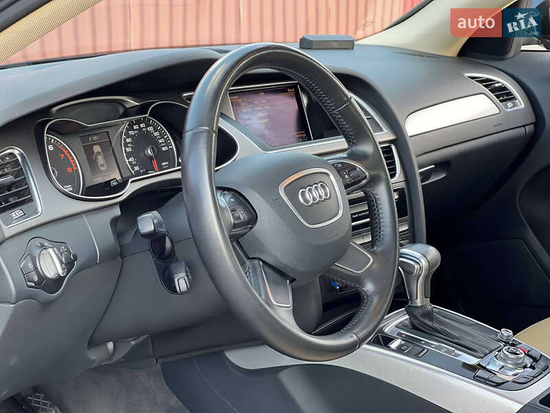 Седан Audi A4 2012 в Киеве