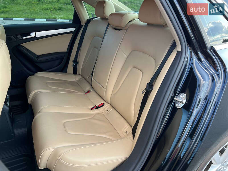 Седан Audi A4 2012 в Киеве