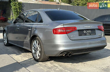 Седан Audi A4 2015 в 