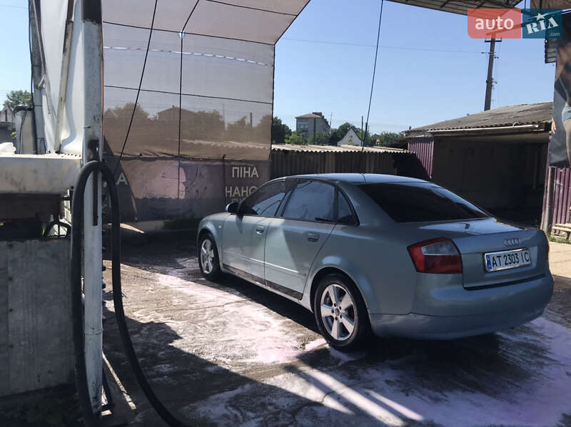 Седан Audi A4 2002 в Гайсине