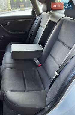 Седан Audi A4 2004 в 