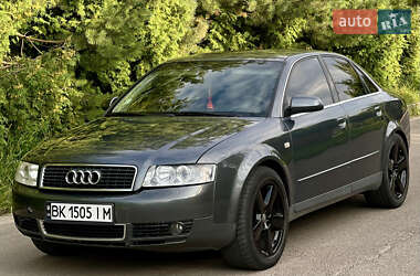 Седан Audi A4 2001 в 