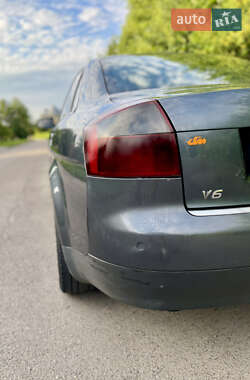 Седан Audi A4 2001 в 