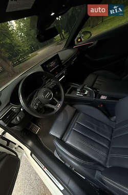 Седан Audi A4 2020 в 
