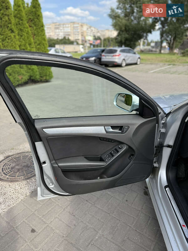 Седан Audi A4 2011 в Киеве