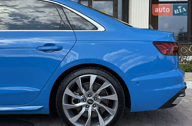 Седан Audi A4 2019 в 