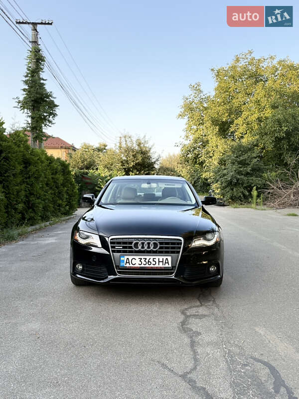 Седан Audi A4 2010 в 