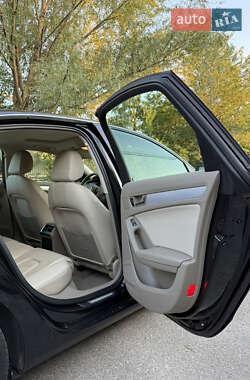 Седан Audi A4 2010 в 