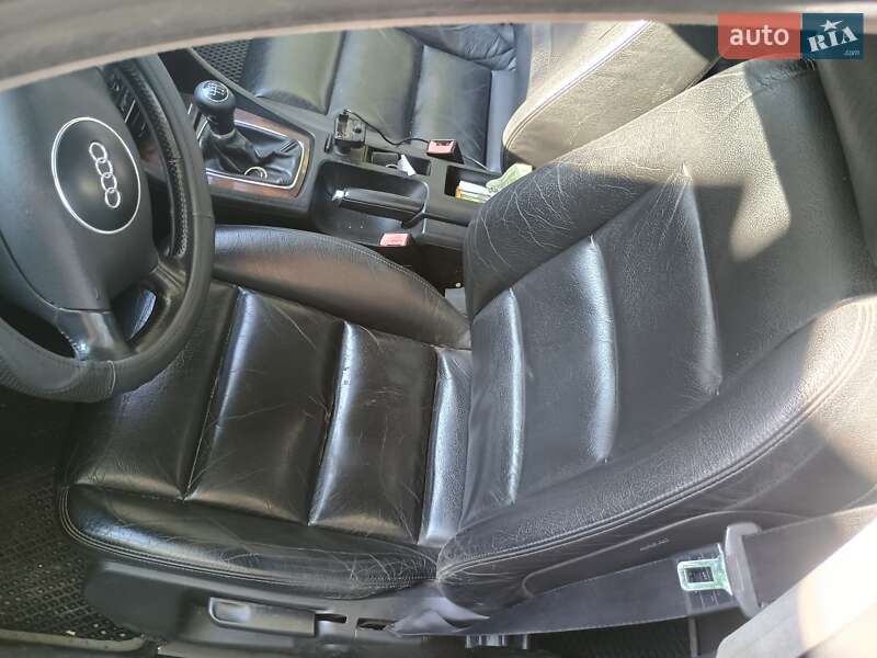 Седан Audi A4 2001 в Первомайске