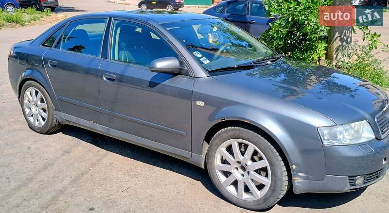 Седан Audi A4 2001 в Первомайске