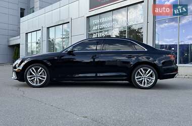 Седан Audi A4 2019 в 