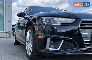 Седан Audi A4 2019 в 
