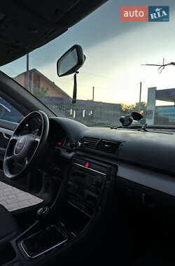 Седан Audi A4 2004 в 
