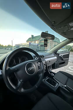 Седан Audi A4 2004 в 