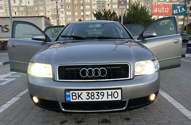 Седан Audi A4 2004 в 